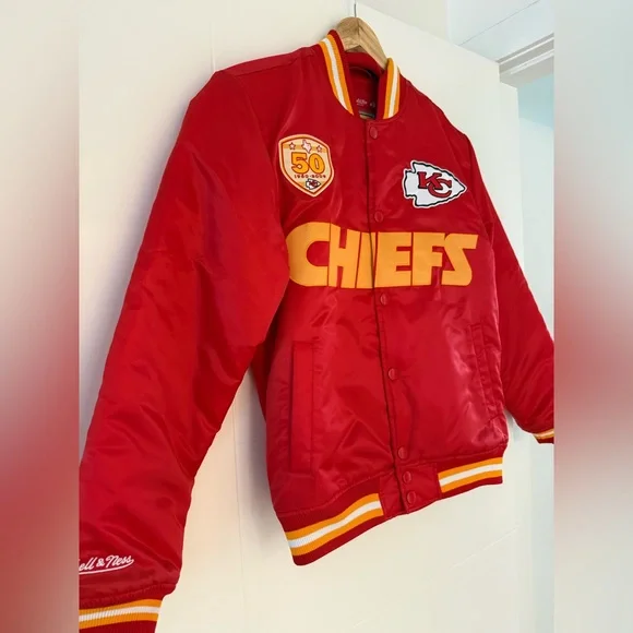 Kansas City Chiefs Bomber Women’s Jacket, size medium. - Picture 2 of 11